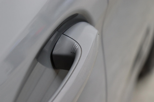 BMW 5 Serie Sedan 530e High Executive M Sport Pakket Automaat / Live Cockpit Professional / Trekhaak / Laserlight / Comfortstoelen / Driving Assistant Professional / 19 Inch / Harman Kardon / Stoelverwarming / DAB / Parkeerhulp Plus / Stoelverwarming / Extra Getint Glas