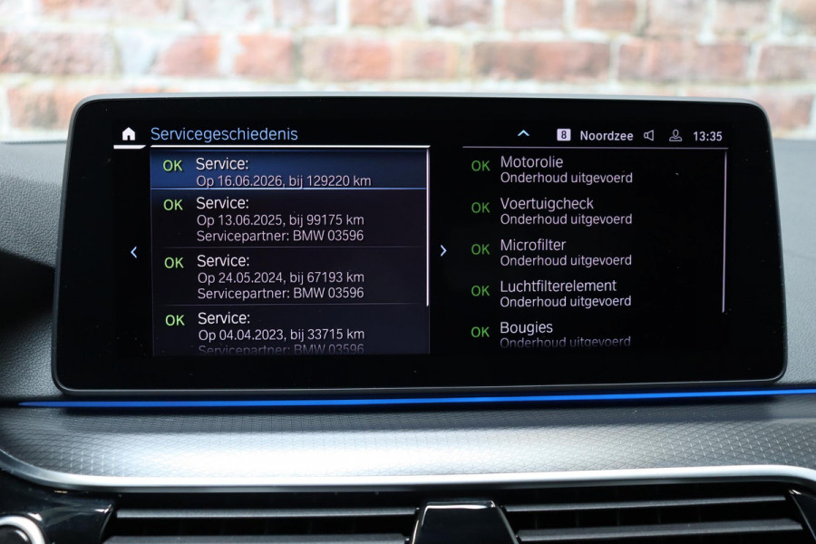 BMW 5 Serie Sedan 530e High Executive M Sport Pakket Automaat / Live Cockpit Professional / Trekhaak / Laserlight / Comfortstoelen / Driving Assistant Professional / 19 Inch / Harman Kardon / Stoelverwarming / DAB / Parkeerhulp Plus / Stoelverwarming / Extra Getint Glas