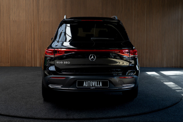 Mercedes-Benz EQB 250 Leer Navi 360° Camera Stoelverwarming PTS LM velgen Zwarte binnenhemel Elektr. bedienbare achterklep BTW auto!  SOH: 96,9%