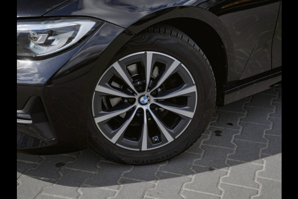 BMW 3 Serie Touring 318d High Executive | PANO | LEDER |