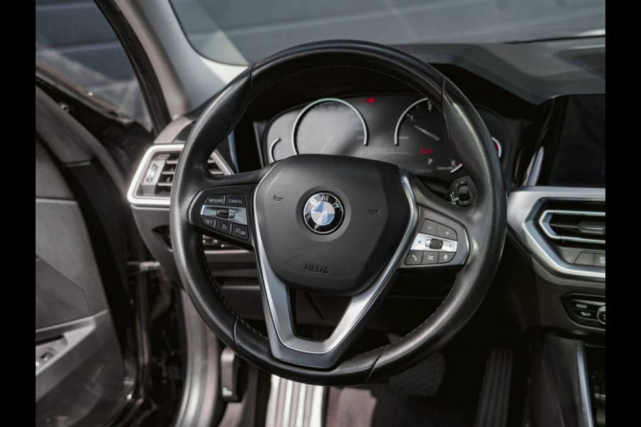 BMW 3 Serie Touring 318d High Executive | PANO | LEDER |
