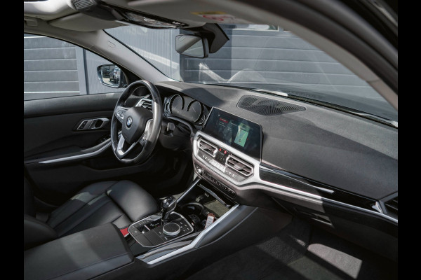 BMW 3 Serie Touring 318d High Executive | PANO | LEDER |