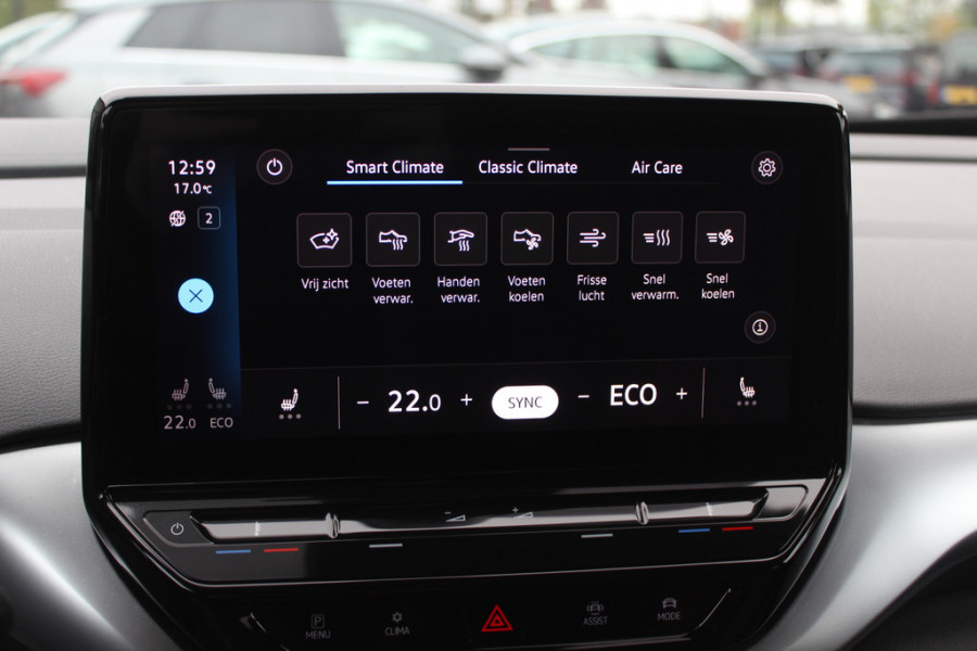 Volkswagen ID.4 First 77 kWh / Trekhaak / Camera / Apple CarPlay / DAB / 20'' / LED / Alcantara / Stoelverwarming / ACC