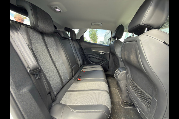 Peugeot 3008 1.2 PureTech AGC Allure / Stoelverwarming / LED
