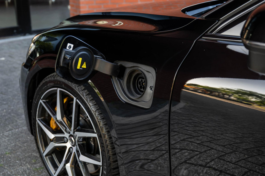 Volvo V60 2.0 T8 AWD Polestar Engineered 455pk LONG RANGE