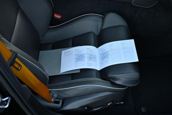 Volvo V60 2.0 T8 AWD Polestar Engineered 455pk LONG RANGE