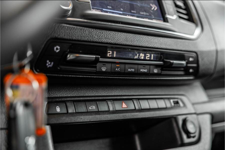 Peugeot Expert 2.0 BlueHDI L2 | ACC | Head-Up | Blind Spot | CarPlay | Camera | Navigatie | DAB | Trekhaak | Nieuwe APK | Lang / L2H1