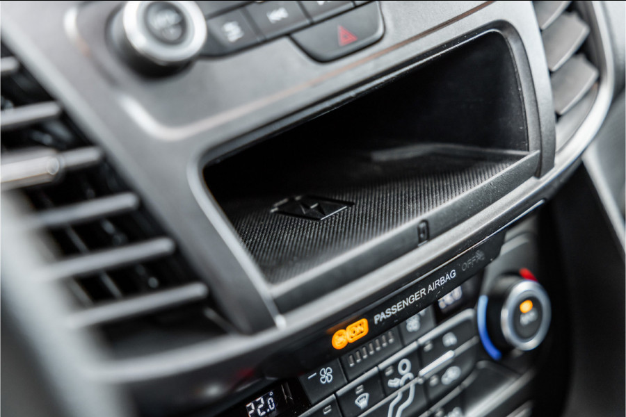 Ford Transit Connect 1.0 Ecoboost L2 | CarPlay | Camera | Navigatie | Stoelverwarming | DAB | 3-Zitter | Trekhaak | Nieuwe APK