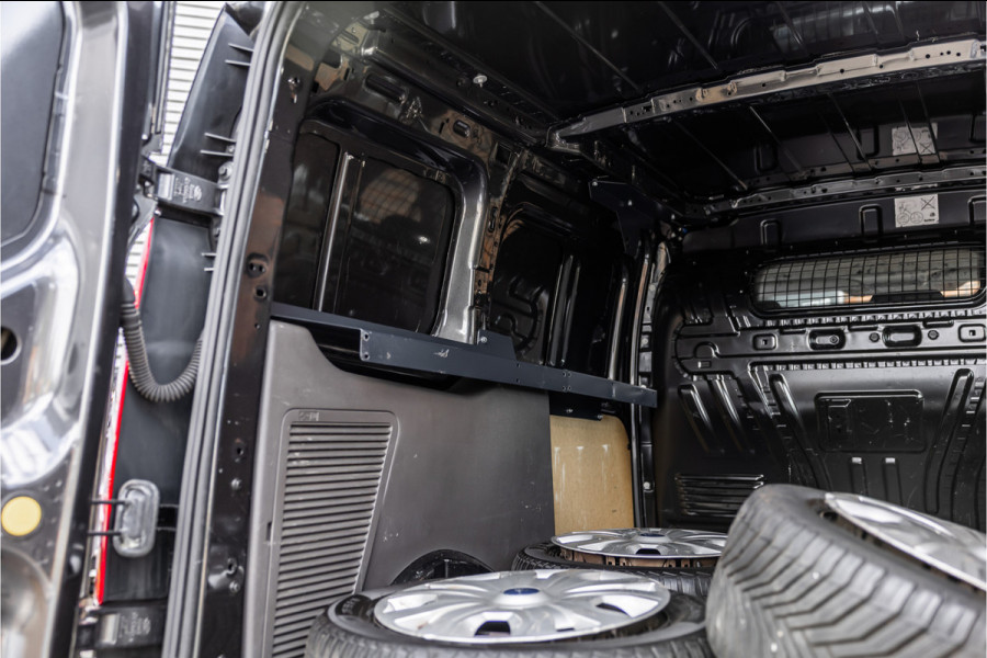 Ford Transit Connect 1.0 Ecoboost L2 | CarPlay | Camera | Navigatie | Stoelverwarming | DAB | 3-Zitter | Trekhaak | Nieuwe APK