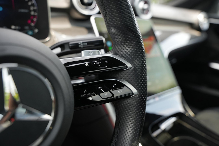 Mercedes-Benz C-Klasse 300 e AMG Line Limited Pano C63 Look