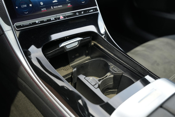 Mercedes-Benz C-Klasse 300 e AMG Line Limited Pano C63 Look