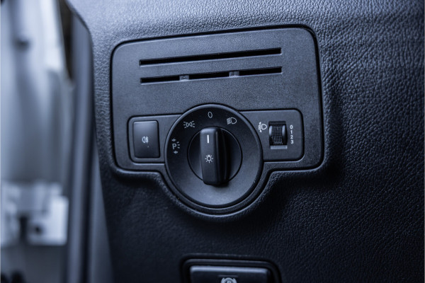 Mercedes-Benz Vito eVito Lang | Camera | Navigatie | Stoelverwarming | Airco | 3 zitter | Betimmering | Nieuwe APK | Zero emission | E-vito