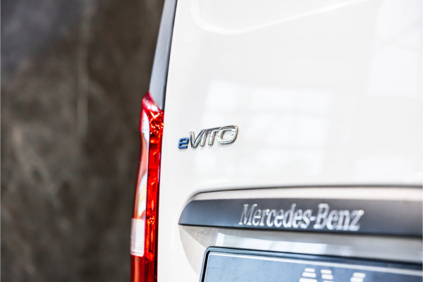 Mercedes-Benz Vito eVito Lang | Camera | Navigatie | Stoelverwarming | Airco | 3 zitter | Betimmering | Nieuwe APK | Zero emission | E-vito