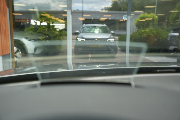 Volkswagen Tiguan Allspace 2.0 TSI 4Motion Highline Business R 7p. Mistlampen adaptief Cruise control adaptief Hill hold Camera Navi R-line Dakrails