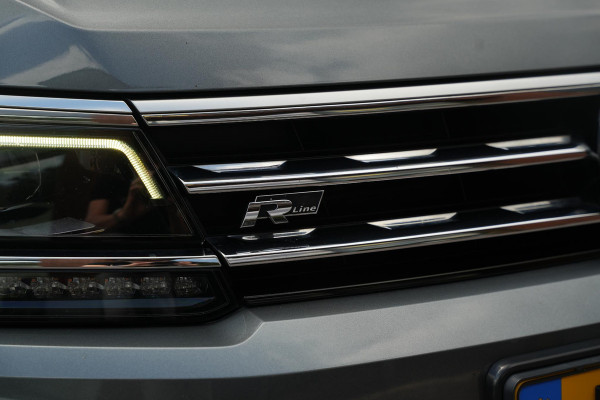 Volkswagen Tiguan Allspace 2.0 TSI 4Motion Highline Business R 7p. Mistlampen adaptief Cruise control adaptief Hill hold Camera Navi R-line Dakrails