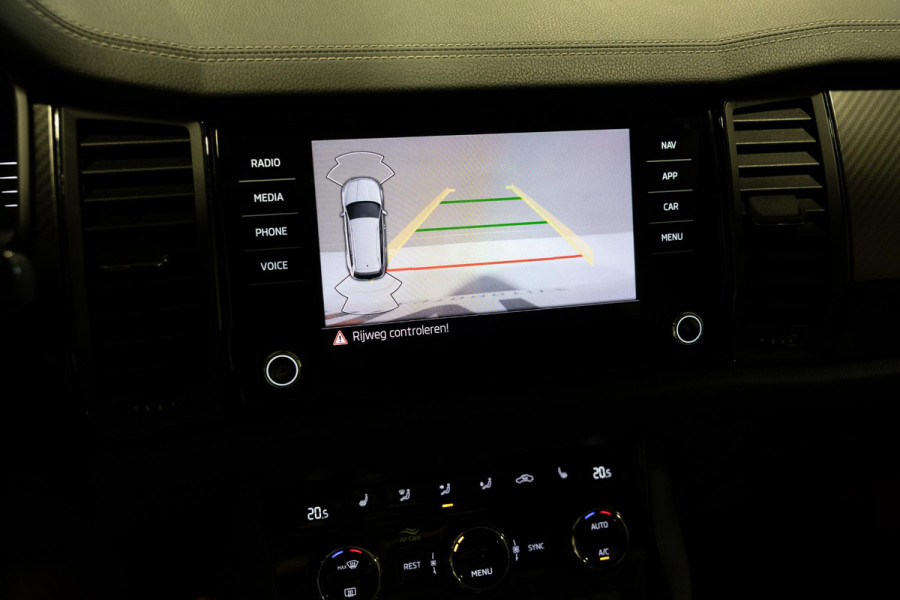 Škoda Kodiaq 1.5 TSI Sportline Business / 150pk / Trekhaak / Panorama dak / Achteruitrij camera /