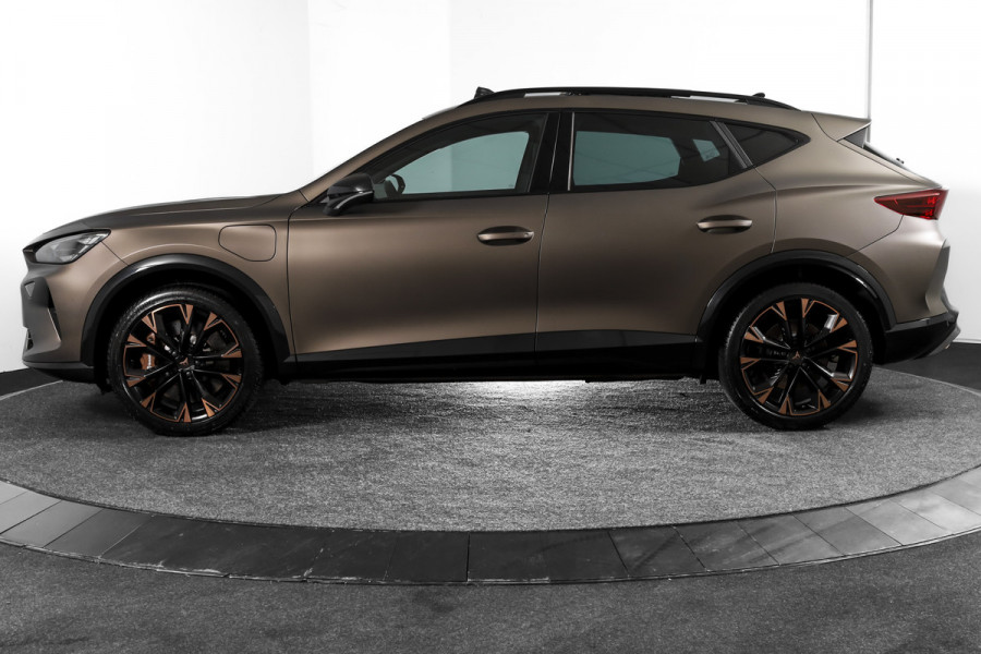 CUPRA Formentor 1.5 TSI e-Hybrid 272 PK VZ Extreme | Bronze Matt | S/K-Panodak | Sennheiser | Elek. stoelen | Matrix LED | Adapt. Cruise | Stoel-+stuurverw. | Camera | NAV+App. Connect | Elek. Klep | LM 19" | 0583
