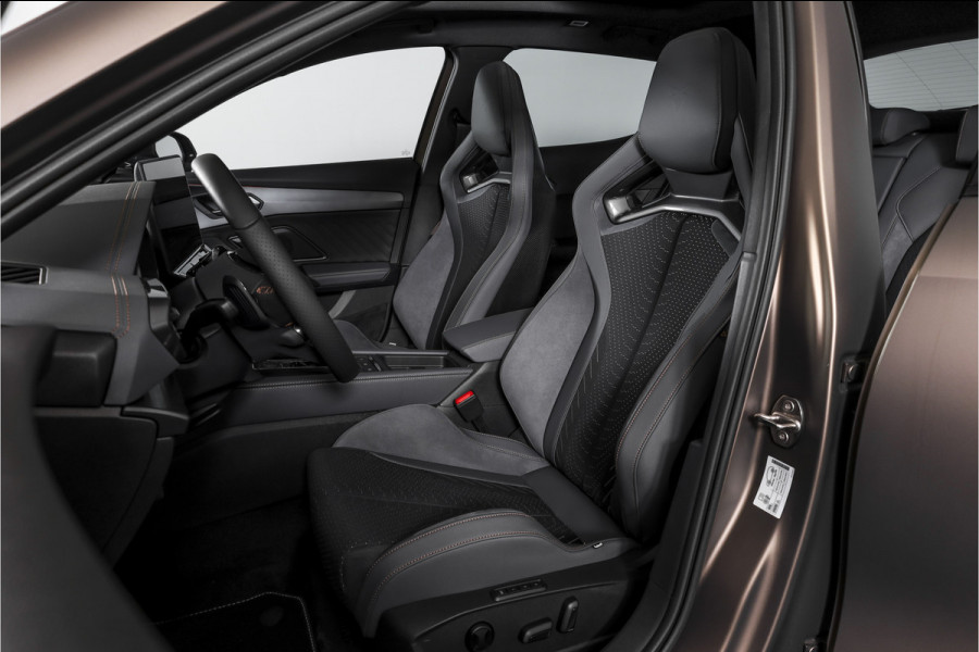 CUPRA Formentor 1.5 TSI e-Hybrid 272 PK VZ Extreme | Bronze Matt | S/K-Panodak | Sennheiser | Elek. stoelen | Matrix LED | Adapt. Cruise | Stoel-+stuurverw. | Camera | NAV+App. Connect | Elek. Klep | LM 19" | 0583