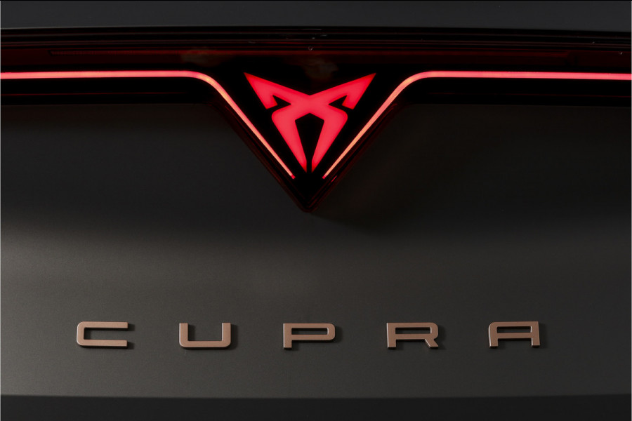 CUPRA Formentor 1.5 TSI e-Hybrid 272 PK VZ Extreme | Bronze Matt | S/K-Panodak | Sennheiser | Elek. stoelen | Matrix LED | Adapt. Cruise | Stoel-+stuurverw. | Camera | NAV+App. Connect | Elek. Klep | LM 19" | 0583