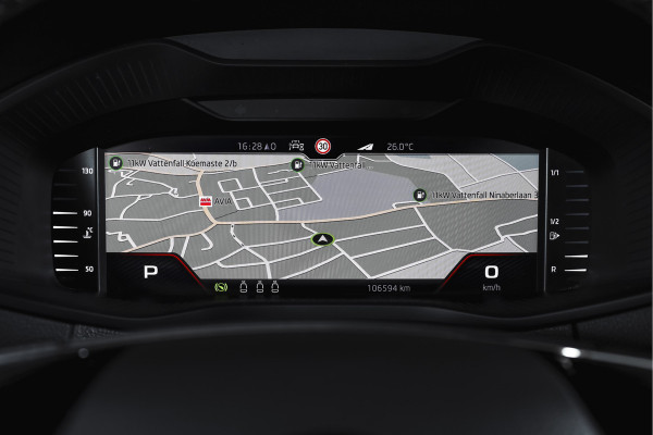 Škoda Karoq 1.5 TSI ACT Sportline Business 150 PK | Dig. Cockpit | Adapt. Cruise | Winterpakket | PDC | Camera | NAV + App. Connect | ECC | Elek. Trekhaak | LM 19" |