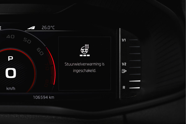 Škoda Karoq 1.5 TSI ACT Sportline Business 150 PK | Dig. Cockpit | Adapt. Cruise | Winterpakket | PDC | Camera | NAV + App. Connect | ECC | Elek. Trekhaak | LM 19" |