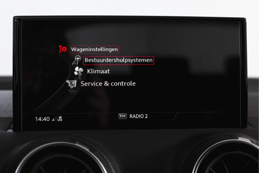 Audi Q2 35 TFSI Pro Line | Dig. Cockpit | Adapt. Cruise | Stoelverw. | PDC | Camera | NAV + App.Connect | ECC | Elek. Klep | LM 17" |