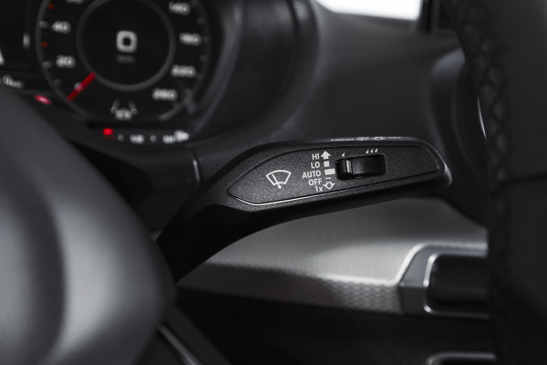 Audi Q2 35 TFSI Pro Line | Dig. Cockpit | Adapt. Cruise | Stoelverw. | PDC | Camera | NAV + App.Connect | ECC | Elek. Klep | LM 17" |