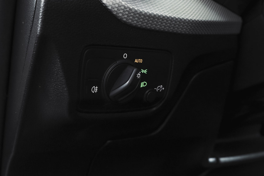 Audi Q2 35 TFSI Pro Line | Dig. Cockpit | Adapt. Cruise | Stoelverw. | PDC | Camera | NAV + App.Connect | ECC | Elek. Klep | LM 17" |