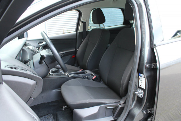Ford FOCUS Wagon 1.0 101pk Trend Trekhaak NL-Auto NAP