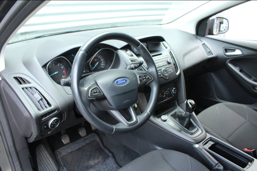 Ford FOCUS Wagon 1.0 101pk Trend Trekhaak NL-Auto NAP