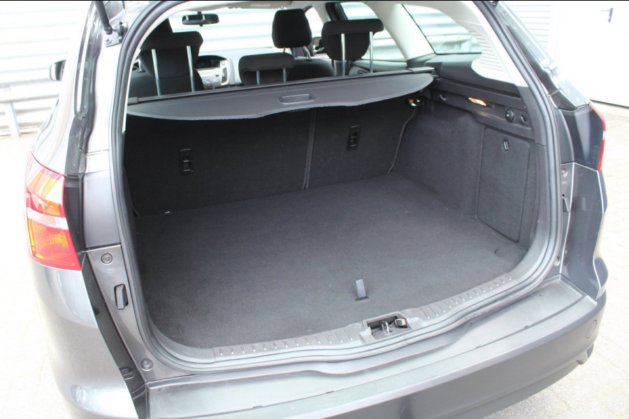 Ford FOCUS Wagon 1.0 101pk Trend Trekhaak NL-Auto NAP