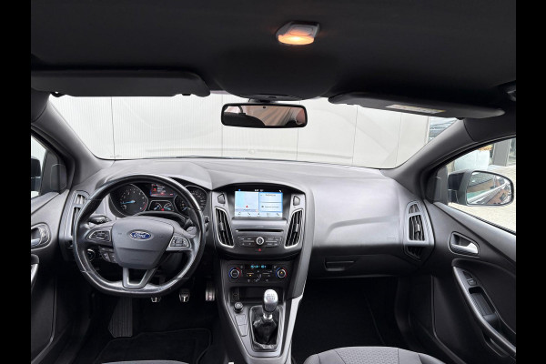Ford Focus 125PK EcoB. ST-Line Trekhaak/Camera/Carplay-android/Navigatie/Cruise-control