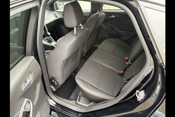 Ford Focus 125PK EcoB. ST-Line Trekhaak/Camera/Carplay-android/Navigatie/Cruise-control