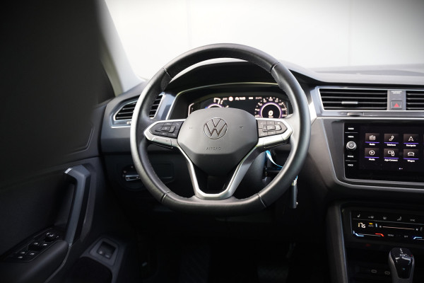 Volkswagen Tiguan 1.4 TSI eHybrid Elegance Business | Stoelverwarming | Stuurverwarming | iQ Light | Adaptive Cruise Control | Trekhaak | Apple Carplay | Navigatie | Camera | SOH 84%