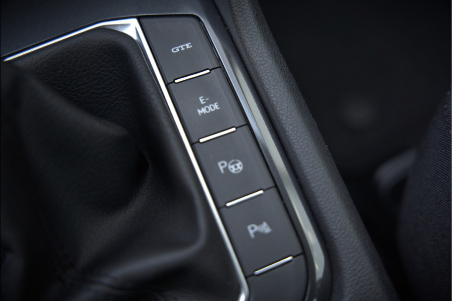 Volkswagen Tiguan 1.4 TSI eHybrid Elegance Business | Stoelverwarming | Stuurverwarming | iQ Light | Adaptive Cruise Control | Trekhaak | Apple Carplay | Navigatie | Camera | SOH 84%