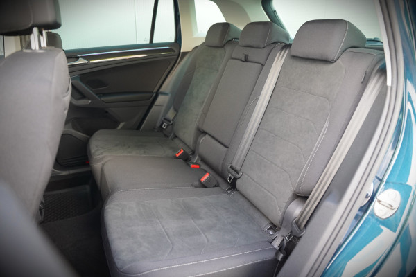 Volkswagen Tiguan 1.4 TSI eHybrid Elegance Business | Stoelverwarming | Stuurverwarming | iQ Light | Adaptive Cruise Control | Trekhaak | Apple Carplay | Navigatie | Camera | SOH 84%