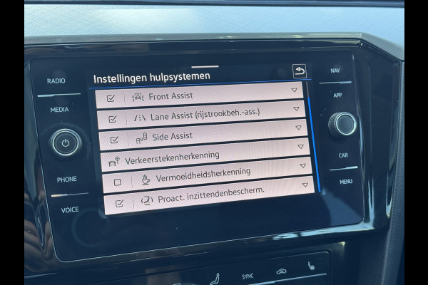 Volkswagen Passat Variant 1.4 TSI PHEV GTE Business | Navi, Carplay/Android, Camera, ACC, Pano, Stoelverw. | Dealeroh. |