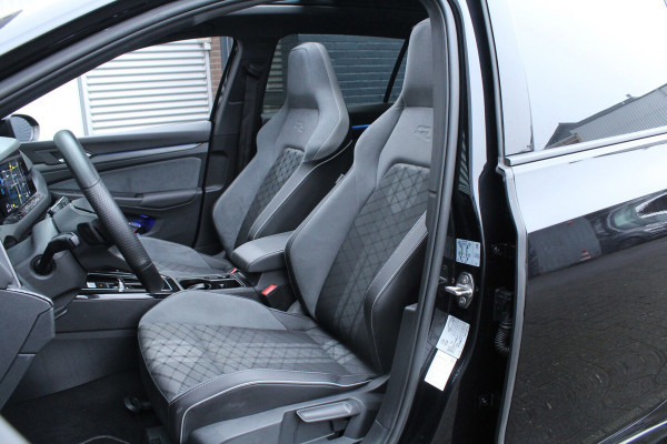 Volkswagen Golf Variant 1.5 eTSI 150pk R-Line DSG7 Panoramadak Trekhaak NL-Auto NAP