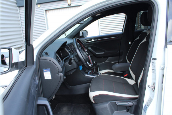 Volkswagen T-Roc 1.0 TSI 116pk Sport Trekhaak NL-Auto NAP