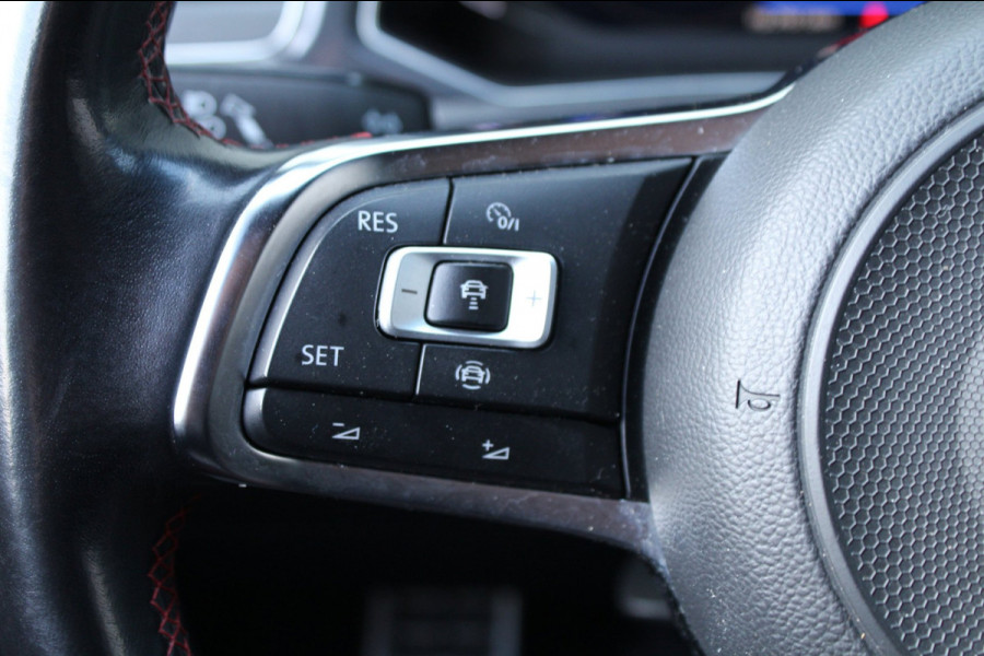 Volkswagen T-Roc 1.0 TSI 116pk Sport Trekhaak NL-Auto NAP