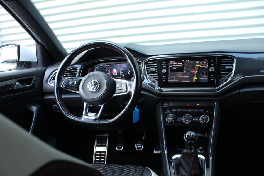 Volkswagen T-Roc 1.0 TSI 116pk Sport Trekhaak NL-Auto NAP