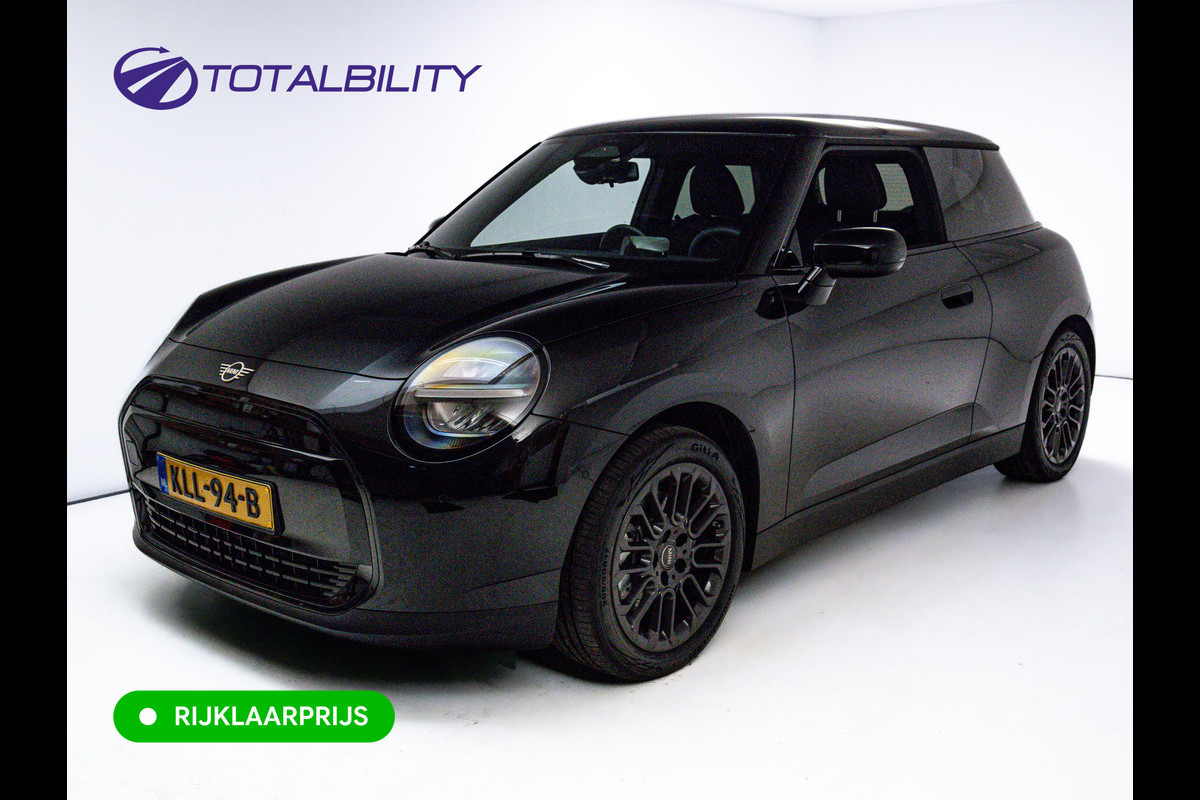 MINI Cooper E Blackyard 40.7 kWh | Head-Up | Stoelverw. | Draadloze lader | 17"LMV | Extra getint glas achter | Led | Cruise | Parkeersensoren | Nieuw model | NL auto | Fabrieksgarantie |