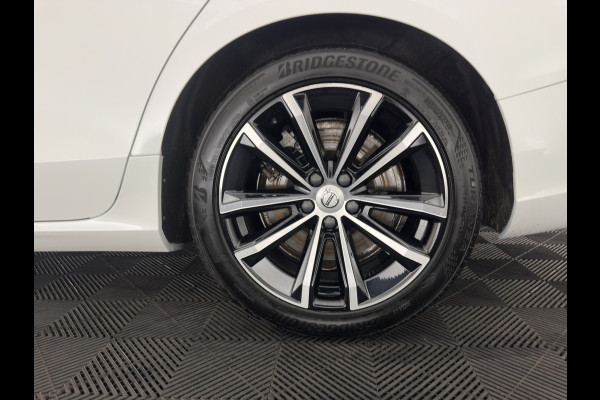 Volvo V60 2.0 T6 Core Bright AWD (Plug-In) {SoH-97%} (INCL-BTW)  Aut. *FULL-LED | DIGI-COCKPIT | CAMERA | HEATED-COMFORTSEATS | KEYLESS | DAB | PRIVACY-GLASS | CARPLAY | NAVI-FULLMAP | TOWBAR | 18''ALU*
