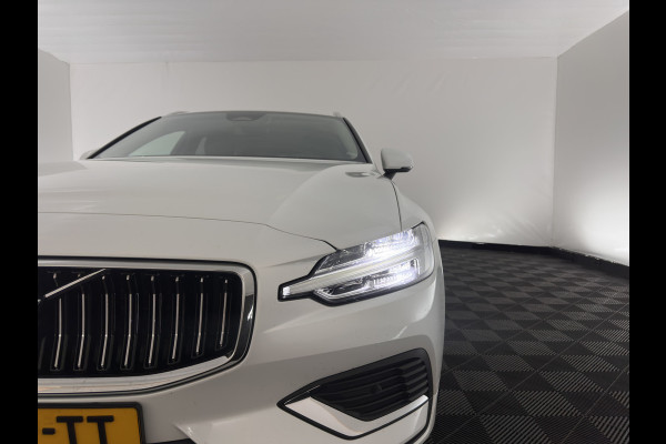 Volvo V60 2.0 T6 Core Bright AWD (Plug-In) {SoH-97%} (INCL-BTW)  Aut. *FULL-LED | DIGI-COCKPIT | CAMERA | HEATED-COMFORTSEATS | KEYLESS | DAB | PRIVACY-GLASS | CARPLAY | NAVI-FULLMAP | TOWBAR | 18''ALU*