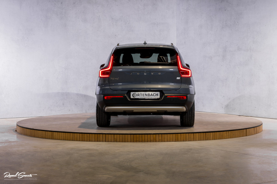 Volvo XC40 1.5 T4 Recharge Inscription Expression | Panorama dak | Adaptieve cruise | Blis | Harman Kardon |