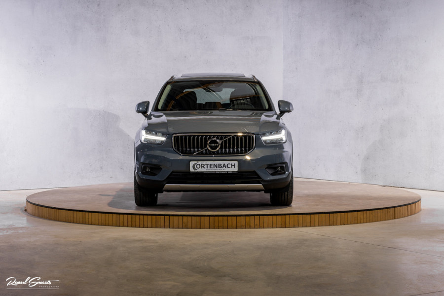 Volvo XC40 1.5 T4 Recharge Inscription Expression | Panorama dak | Adaptieve cruise | Blis | Harman Kardon |