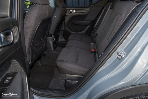 Volvo XC40 1.5 T4 Recharge Inscription Expression | Panorama dak | Adaptieve cruise | Blis | Harman Kardon |