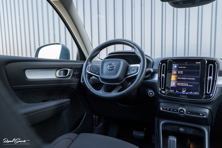 Volvo XC40 1.5 T4 Recharge Inscription Expression | Panorama dak | Adaptieve cruise | Blis | Harman Kardon |