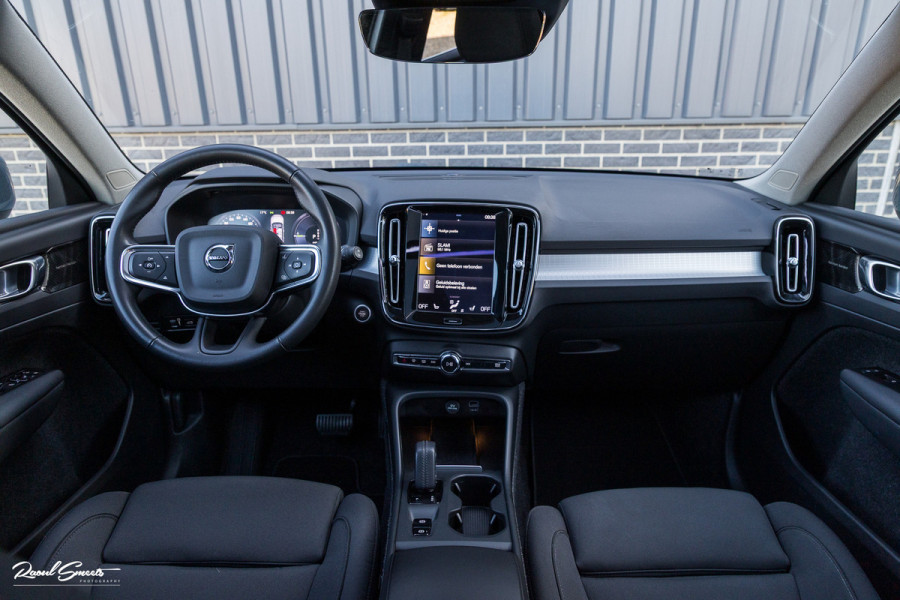 Volvo XC40 1.5 T4 Recharge Inscription Expression | Panorama dak | Adaptieve cruise | Blis | Harman Kardon |