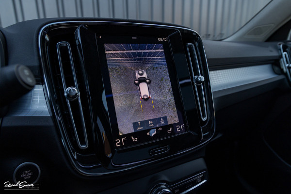 Volvo XC40 1.5 T4 Recharge Inscription Expression | Panorama dak | Adaptieve cruise | Blis | Harman Kardon |